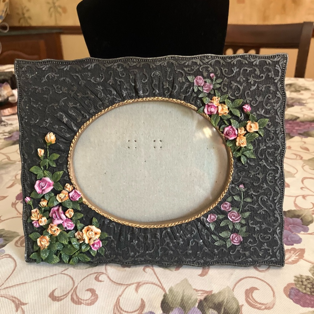 PHOTO FRAME RAISED FLOWERS LIKE NEW CONDITION - Picture 10 of 10